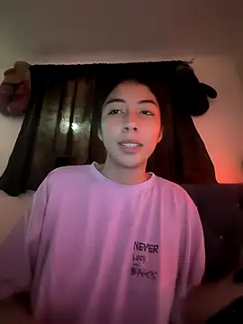 Snapshot of Mishelle-Brizo- chatting on 12/14/25, 03:45 Mishelle-Brizo- online show from 12/14/25, 03:45