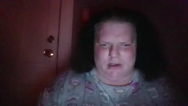 Snapshot of QueenBlackRose chatting on 12/23/25, 02:31 QueenBlackRose online show from 12/23/25, 02:31