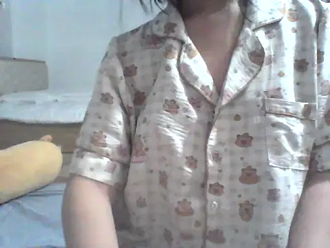 Snapshot of KellyCin chatting on 12/17/25, 05:30 KellyCin online show from 12/17/25, 05:30