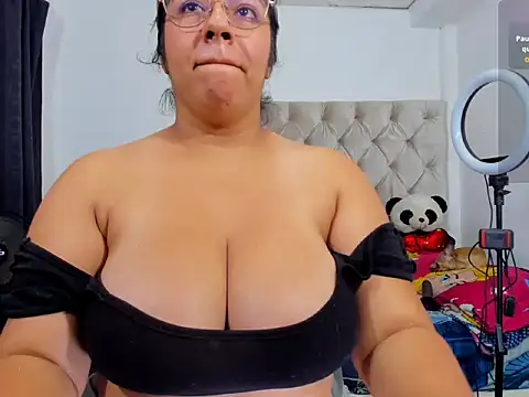 Snapshot of lulu_parker chatting on 03/27/26, 03:23 lulu parker online show from 03/27/26, 03:23