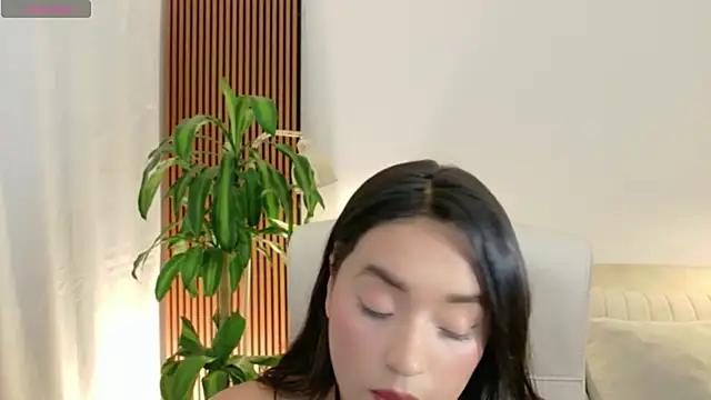 IAM  ZARA online show from 06/11/26, 08:18
