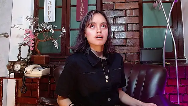 Snapshot of Sue_Sparkle chatting on 12/14/25, 07:18 Sue Sparkle online show from 12/14/25, 07:18