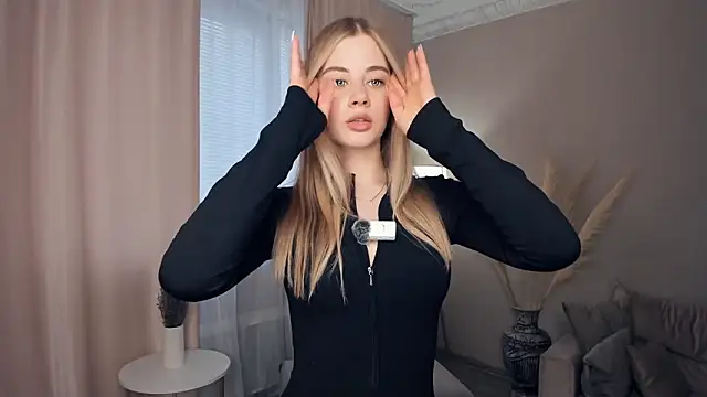 Snapshot of country_fox chatting on 02/25/26, 12:04 country fox online show from 02/25/26, 12:04