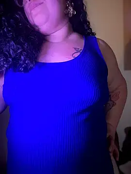 Snapshot of VanesssaMilf_ chatting on 04/19/26, 10:45 VanesssaMilf online show from 04/19/26, 10:45
