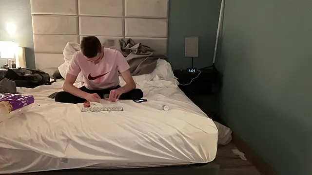 cosmiccloudpig online show from 02/03/26, 07:57