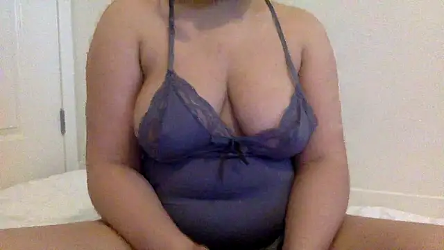 Snapshot of LebanesePrincess chatting on 12/16/25, 07:41 LebanesePrincess online show from 12/16/25, 07:41