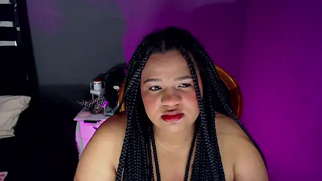 Snapshot of IsaSalvatore chatting on 12/22/25, 02:30 IsaSalvatore online show from 12/22/25, 02:30