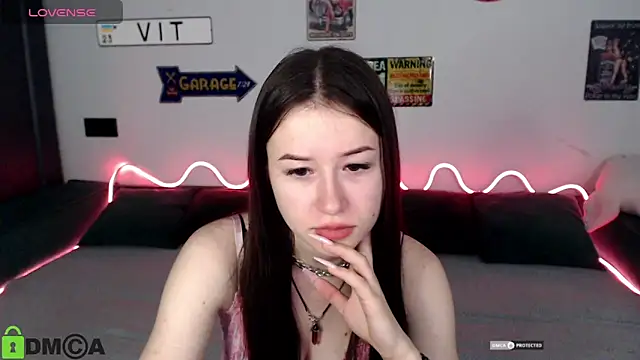 Snapshot of Bellaa_Dream1 chatting on 06/21/26, 01:46 Bellaa Dream1 online show from 06/21/26, 01:46