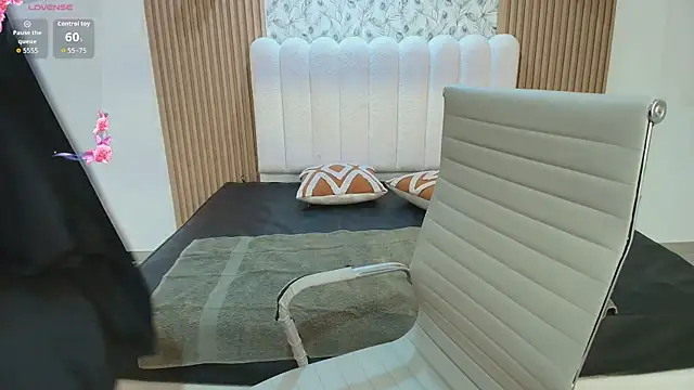 Zalma eva online show from 04/11/26, 01:54