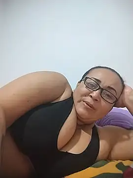 Snapshot of Nini_Love_ chatting on 06/25/26, 03:39 Nini Love online show from 06/25/26, 03:39