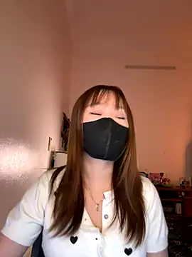 Snapshot of Miumeo20 chatting on 12/15/25, 04:00 Miumeo20 online show from 12/15/25, 04:00