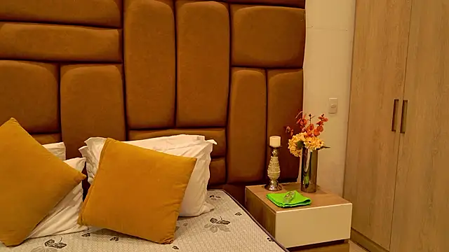 Snapshot of NinnaPiers chatting on 02/13/26, 11:50 NinnaPiers online show from 02/13/26, 11:50