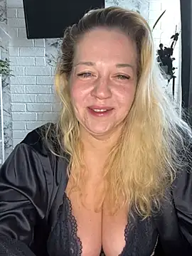 JenniferCarmen online show from 04/01/26, 03:51