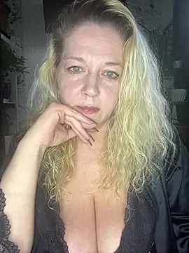 JenniferCarmen online show from 04/06/26, 08:15