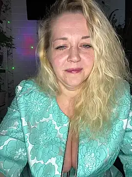 JenniferCarmen online show from 04/10/26, 11:42