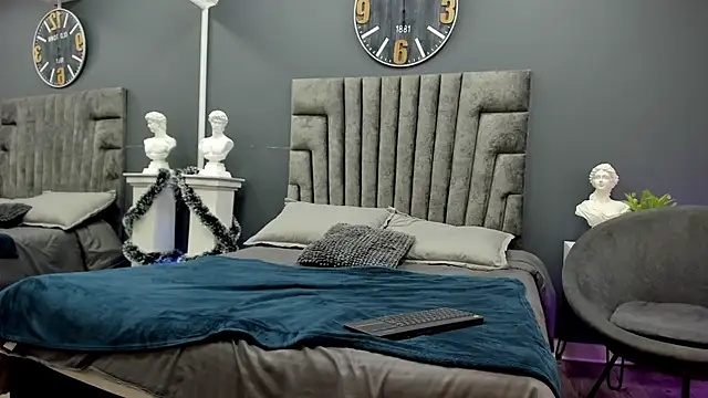 kevin  warhol online show from 12/17/25, 04:18