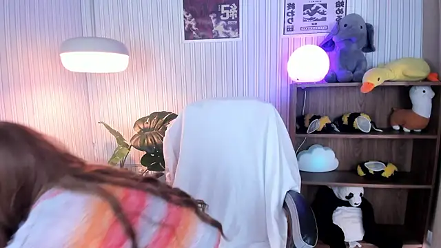 Snapshot of simone_sky chatting on 01/08/26, 08:22 simone sky online show from 01/08/26, 08:22