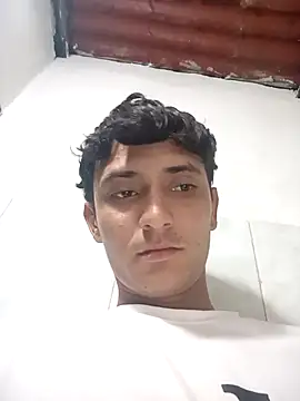 Snapshot of maikel23grande chatting on 12/14/25, 04:29 maikel23grande online show from 12/14/25, 04:29