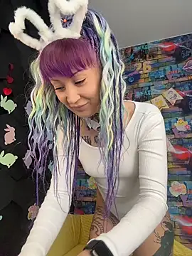 Tattoo  Moon online show from 04/06/26, 12:30