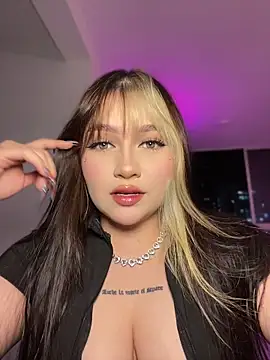 Daniela ruizz online show from 05/15/26, 12:50