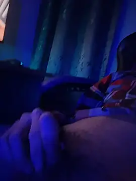 Snapshot of wolfand01 chatting on 12/21/25, 05:58 wolfand01 online show from 12/21/25, 05:58