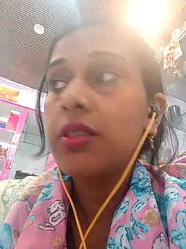 nehakapoor89 online show from 02/18/26, 06:42