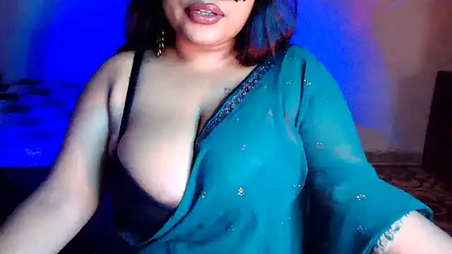 Snapshot of HEZALNUT chatting on 07/16/26, 06:58 HEZALNUT online show from 07/16/26, 06:58