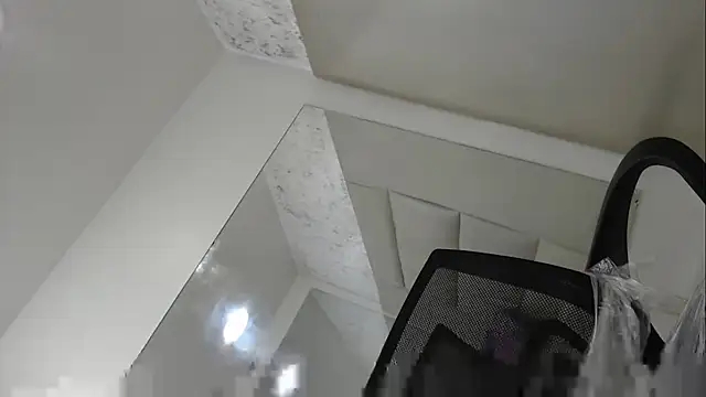 Snapshot of Matewhottx chatting on 12/14/25, 11:37 Matewhottx online show from 12/14/25, 11:37