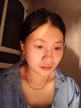 Snapshot of Lomay69 chatting on 12/18/25, 05:30 Lomay69 online show from 12/18/25, 05:30