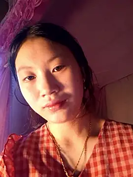 Snapshot of Lomay69 chatting on 12/20/25, 03:35 Lomay69 online show from 12/20/25, 03:35