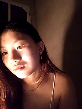 Snapshot of Lomay69 chatting on 12/21/25, 07:10 Lomay69 online show from 12/21/25, 07:10