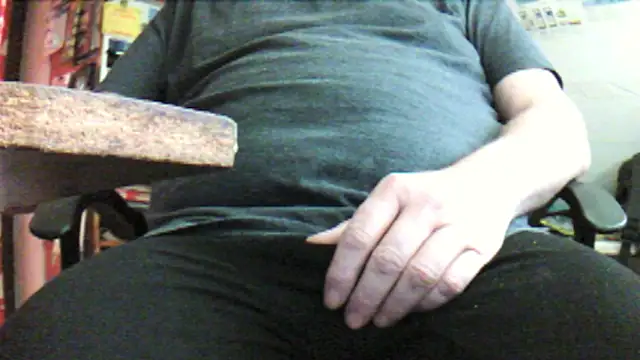 Snapshot of oldmann08 chatting on 01/06/26, 09:24 oldmann08 online show from 01/06/26, 09:24