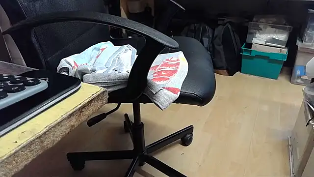 Snapshot of oldmann08 chatting on 01/14/26, 08:53 oldmann08 online show from 01/14/26, 08:53