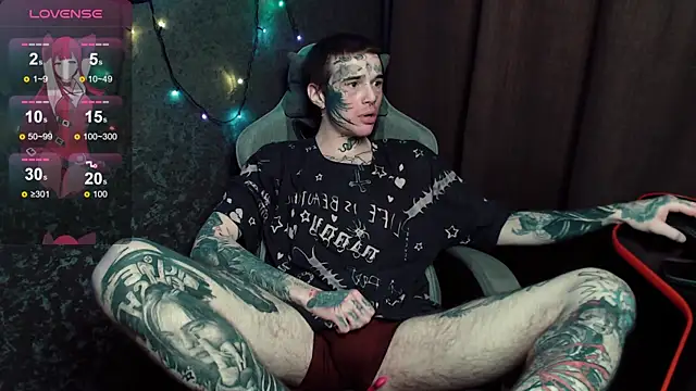 Snapshot of lonelycry7tal chatting on 12/22/25, 04:48 lonelycry7tal online show from 12/22/25, 04:48