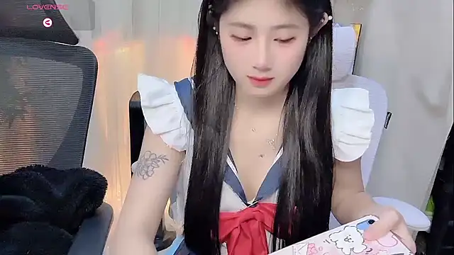 Yvonne-07 online show from 12/18/25, 12:22