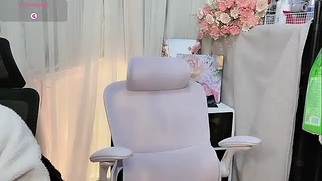 Yvonne-07 online show from 01/07/26, 08:55