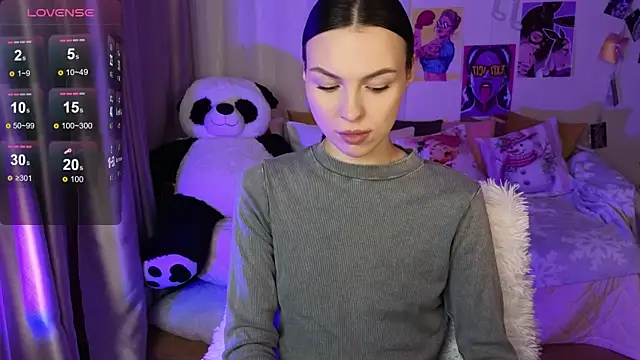 Snapshot of MaxinCarroll chatting on 12/16/25, 10:48 MaxinCarroll online show from 12/16/25, 10:48