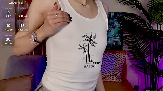 Snapshot of MaxinCarroll chatting on 04/21/26, 10:43 MaxinCarroll online show from 04/21/26, 10:43