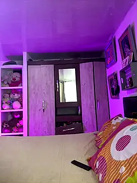 Snapshot of Aurora_Dolce chatting on 12/16/25, 03:11 Aurora Dolce online show from 12/16/25, 03:11