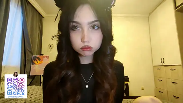 Qwami Amie online show from 12/23/25, 05:38