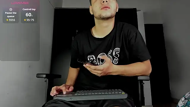 Liam Mateo online show from 12/22/25, 03:47