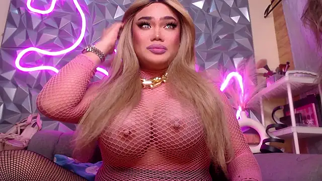 Snapshot of AlwaysHornyMia chatting on 01/08/26, 10:28 AlwaysHornyMia online show from 01/08/26, 10:28