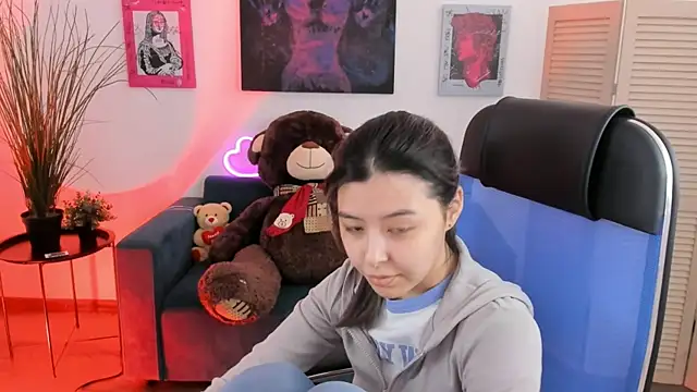 Snapshot of SirenMystiq chatting on 12/14/25, 07:47 SirenMystiq online show from 12/14/25, 07:47