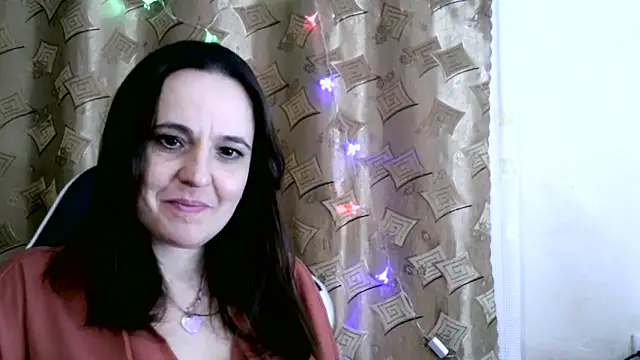 Snapshot of Eva-Meri chatting on 12/20/25, 02:46 Eva-Meri online show from 12/20/25, 02:46