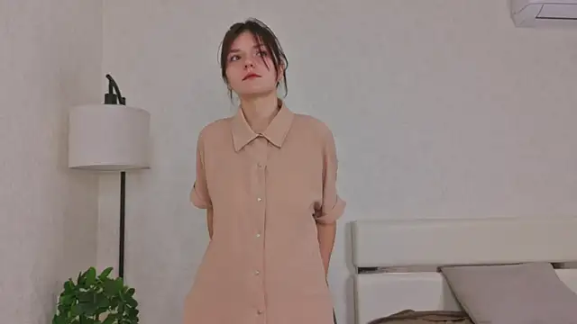 NyraVesperis online show from 04/03/26, 06:55