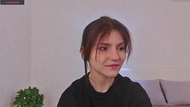 NyraVesperis online show from 04/23/26, 06:14