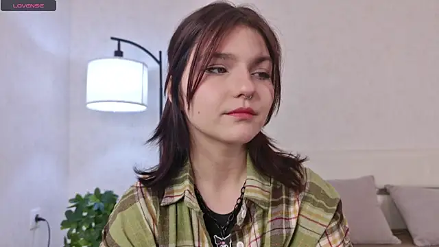 NyraVesperis online show from 05/02/26, 06:18
