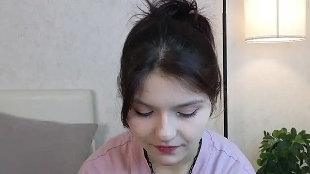 NyraVesperis online show from 05/11/26, 07:36
