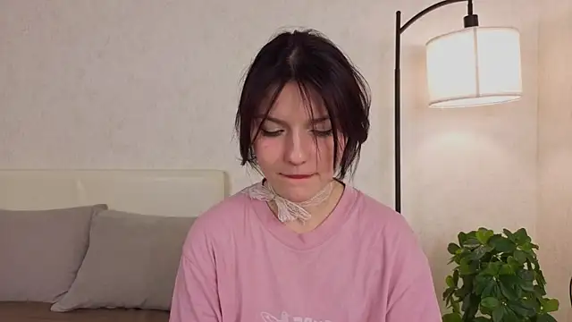 NyraVesperis online show from 05/18/26, 03:02