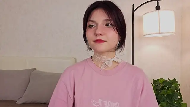 NyraVesperis online show from 05/18/26, 04:07